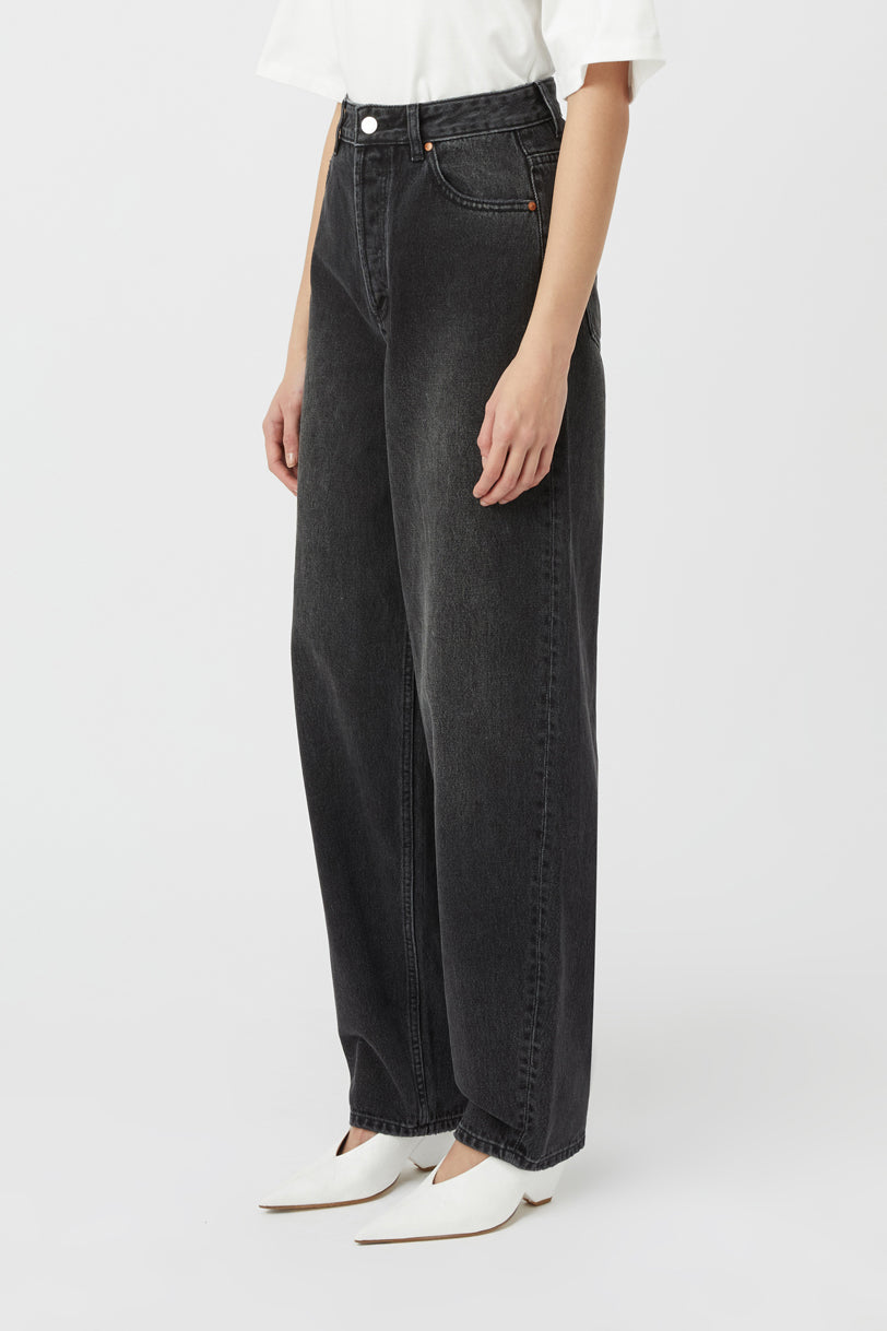 C_M-CAMILLA-AND-MARC-Blythe-cotton-V-neck-Tee-white-2copy-crop C_M-CAMILLA-AND-MARC-Blythe-cotton-V-neck-Tee-white-2copy-crop